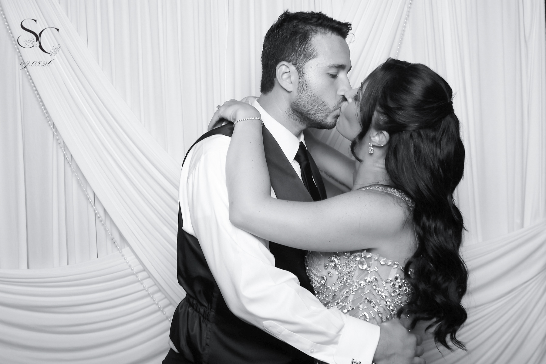 Cheyenne & Sean: A Black-Tie Glam Booth Wedding at The Foundry, gallery image 3