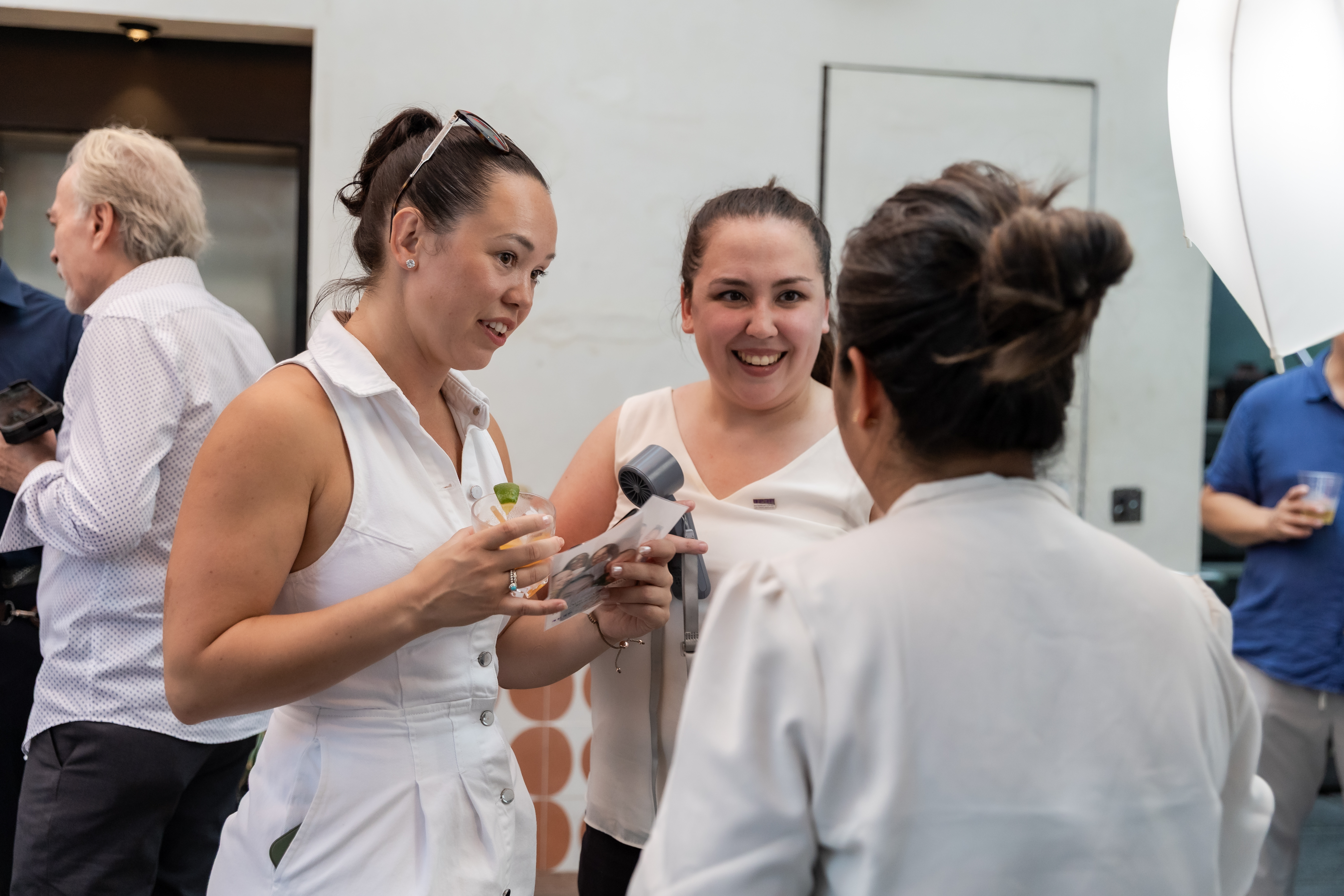 A Holographic Keepsake for the ILEA Summer Happy Hour — event photo 8